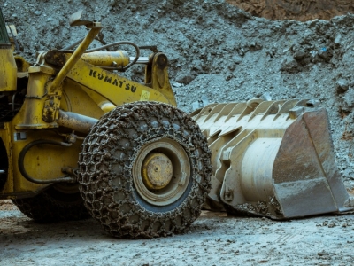 Comment choisir un démarreur pour engin de chantier ?